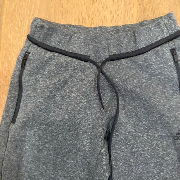 Adidas $60 Must Haves Versatility Tapered Joggers Gray Marl XS EUC - Picture 6 of 8